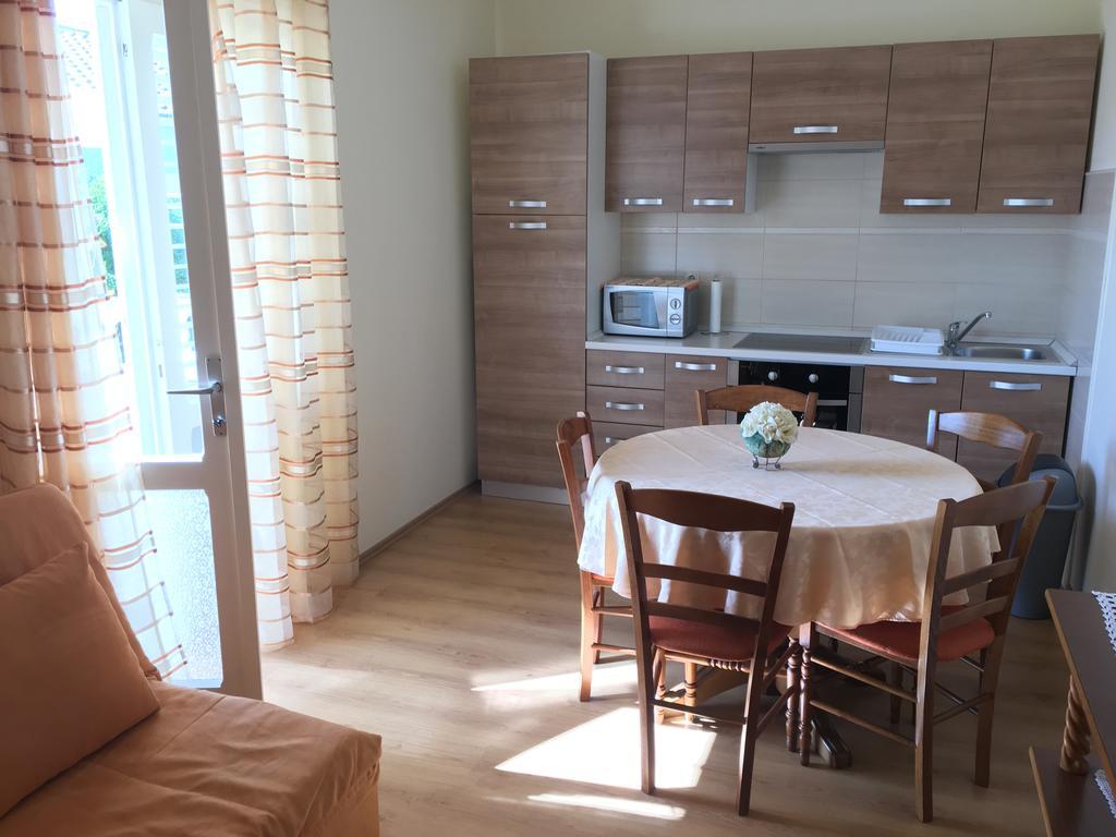 Apartment Biserka Barbat na Rabu Exterior foto